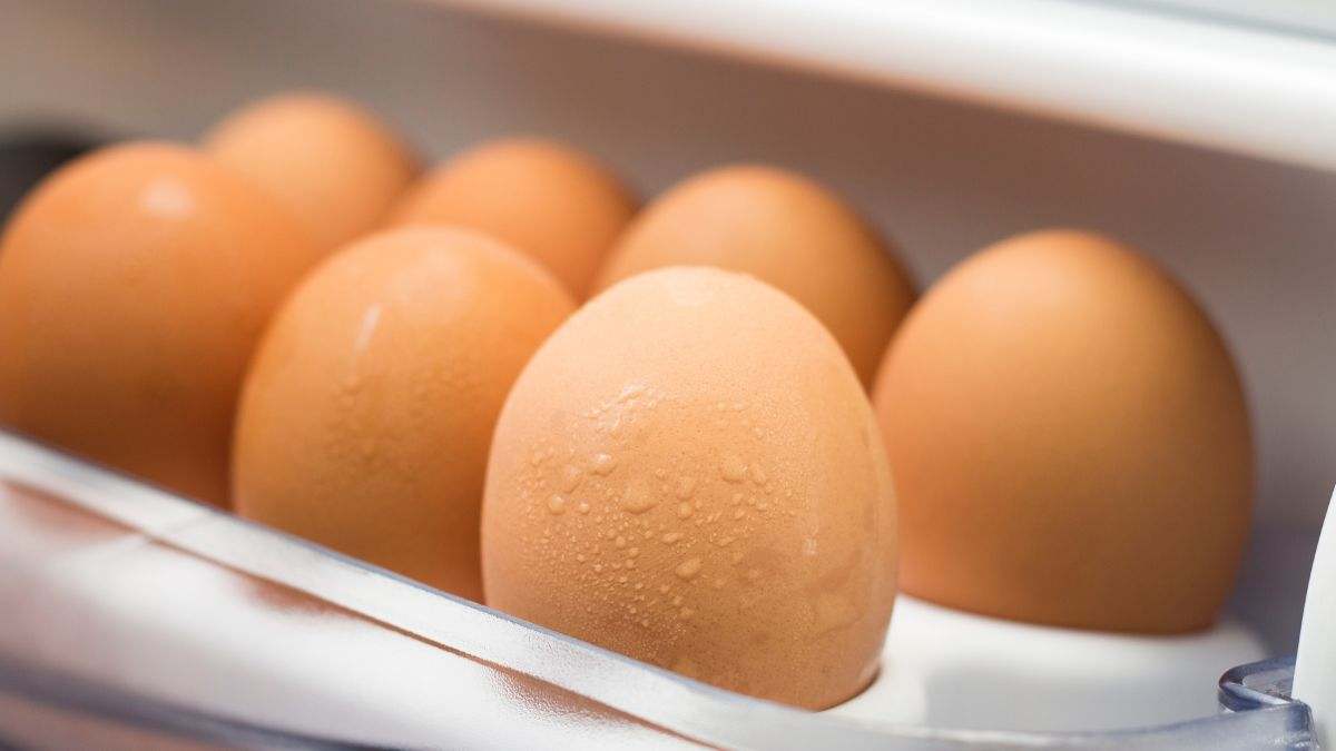 ¿Cuánto tiempo duran los huevos en la nevera? Este es el mejor lugar del electrodoméstico para guardarlos