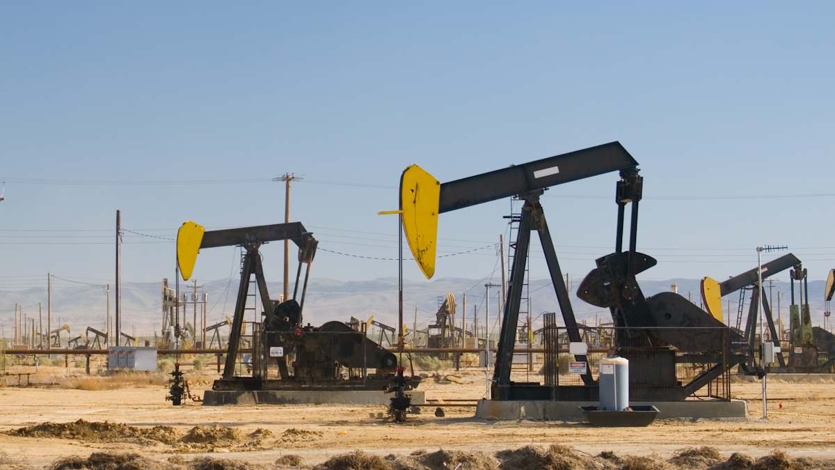 petróleo crudo materias primas verano
