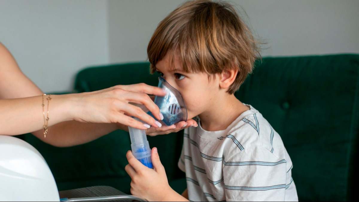 Un niño con infección respiratoria