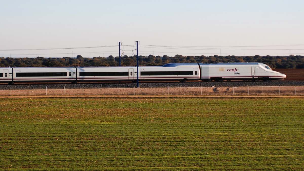 tren ave