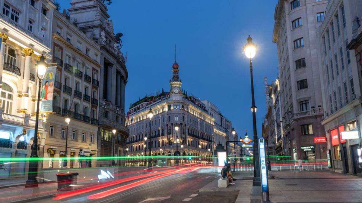 Qué es el desconocido ruido negro: zumbidos con los que convivimos que generan mareos, dolor de cabeza, confusión, estrés...