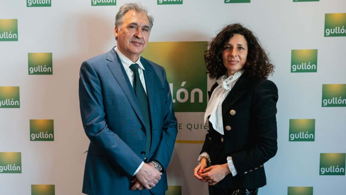 Juan Miguel Martínez Gabaldón y Lourdes Gullón.jpg