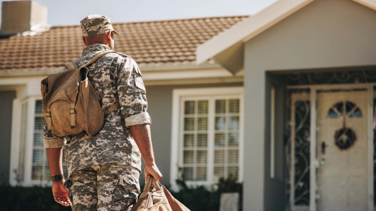 militar-vuelta-a-casa
