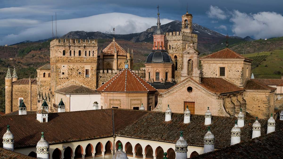 Guadalupe Extremadura monasterio turismo