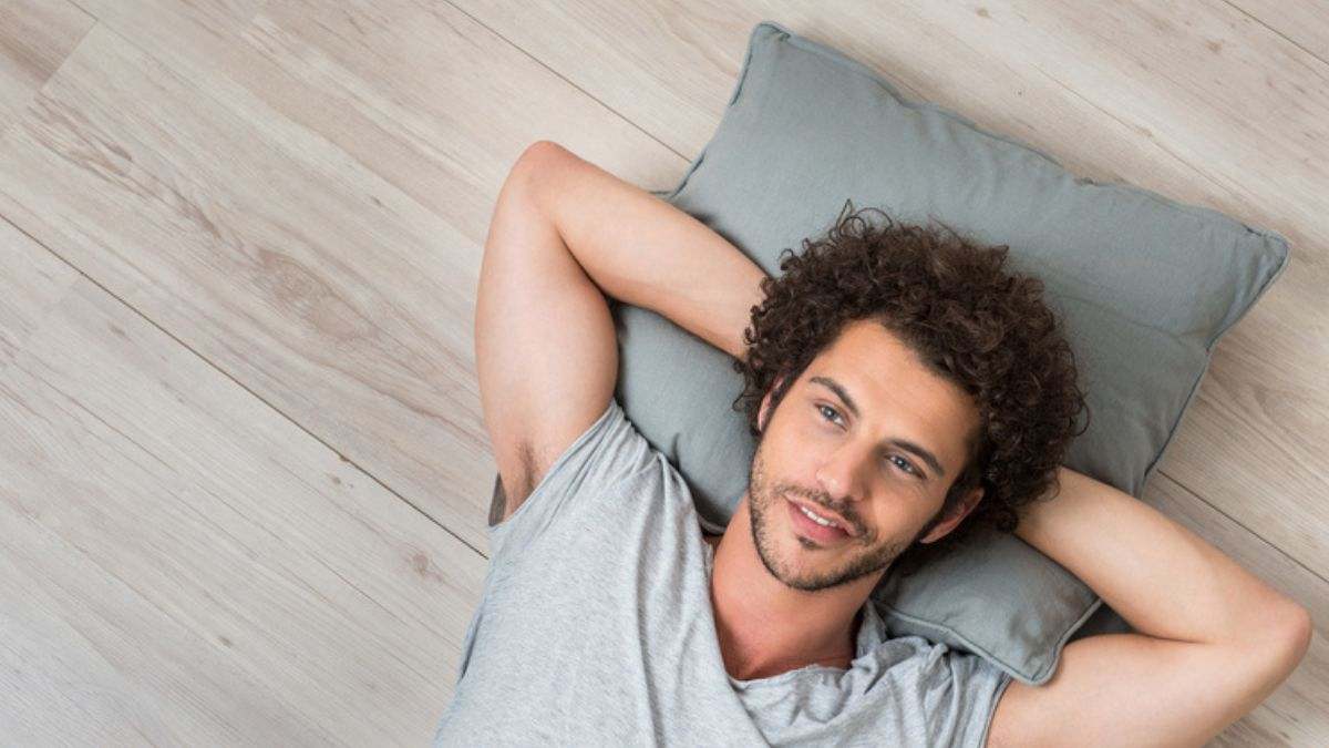 Qué significa hablar solo, según expertos en psicología