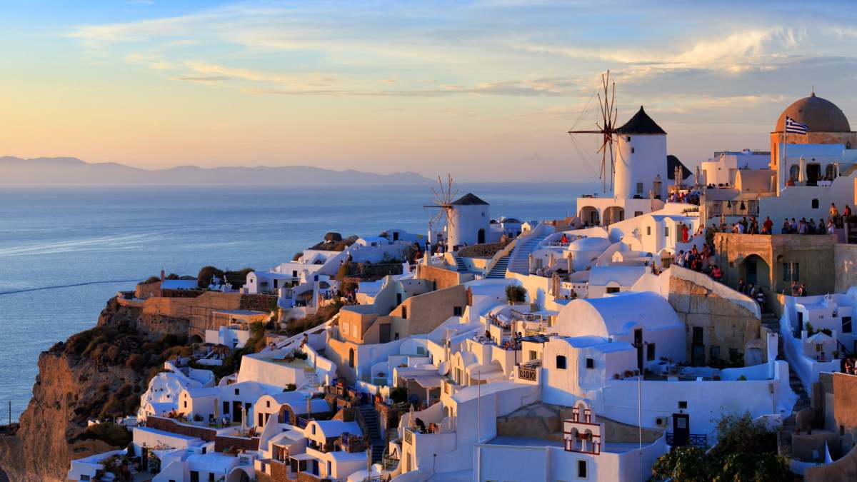 Santorini Grecia economía PIB turismo