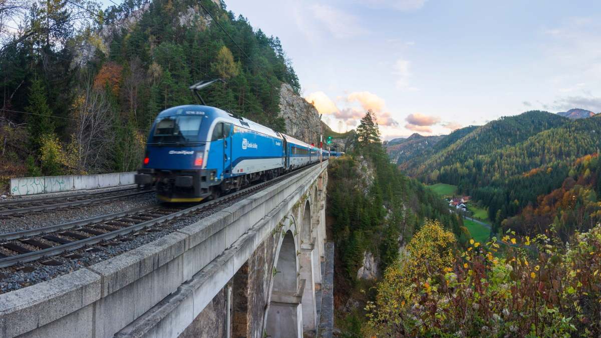 Tren de la operadora checa ?eské dráhy