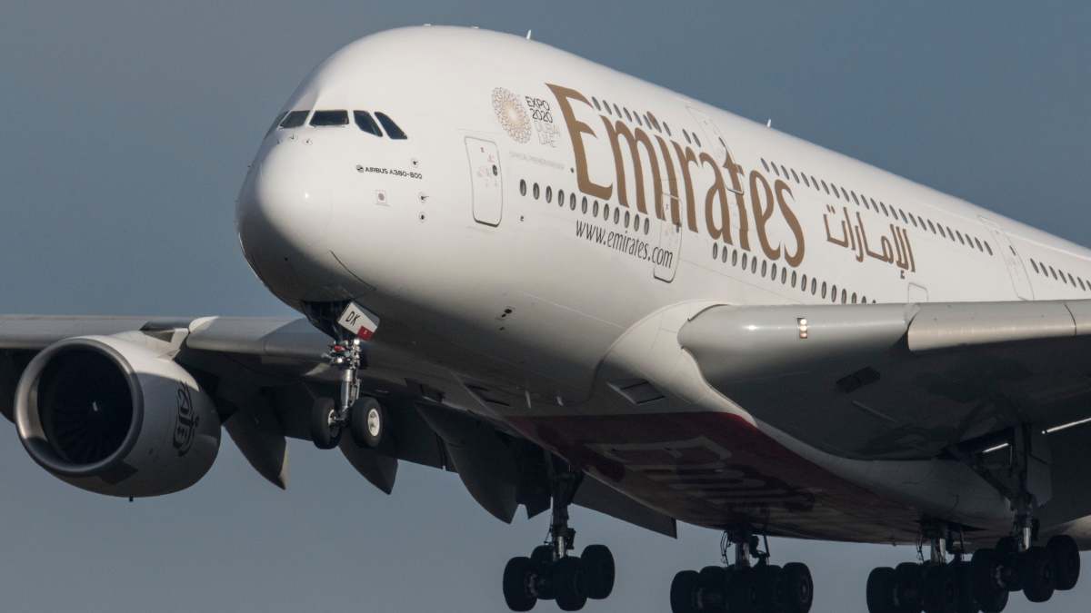 Imagen de un avión de Emirates.