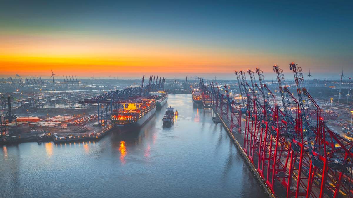 Hamburgo Alemania transporte japonización economñia