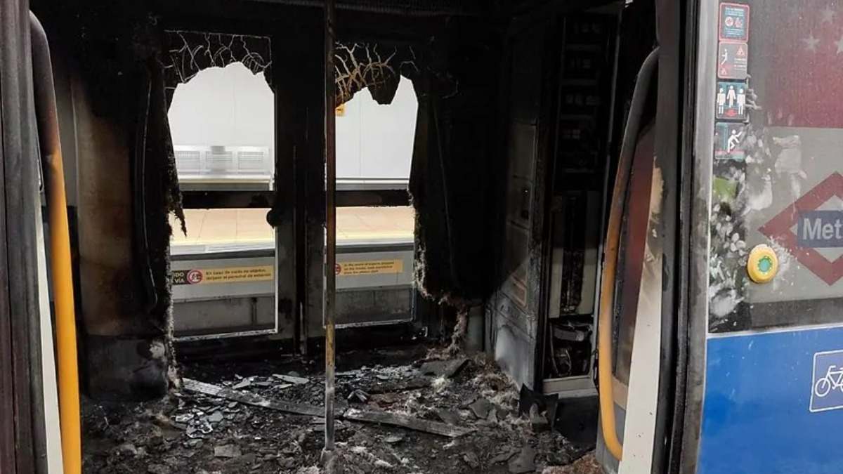 Metro, Madrid, Patinete, explota, bomberos