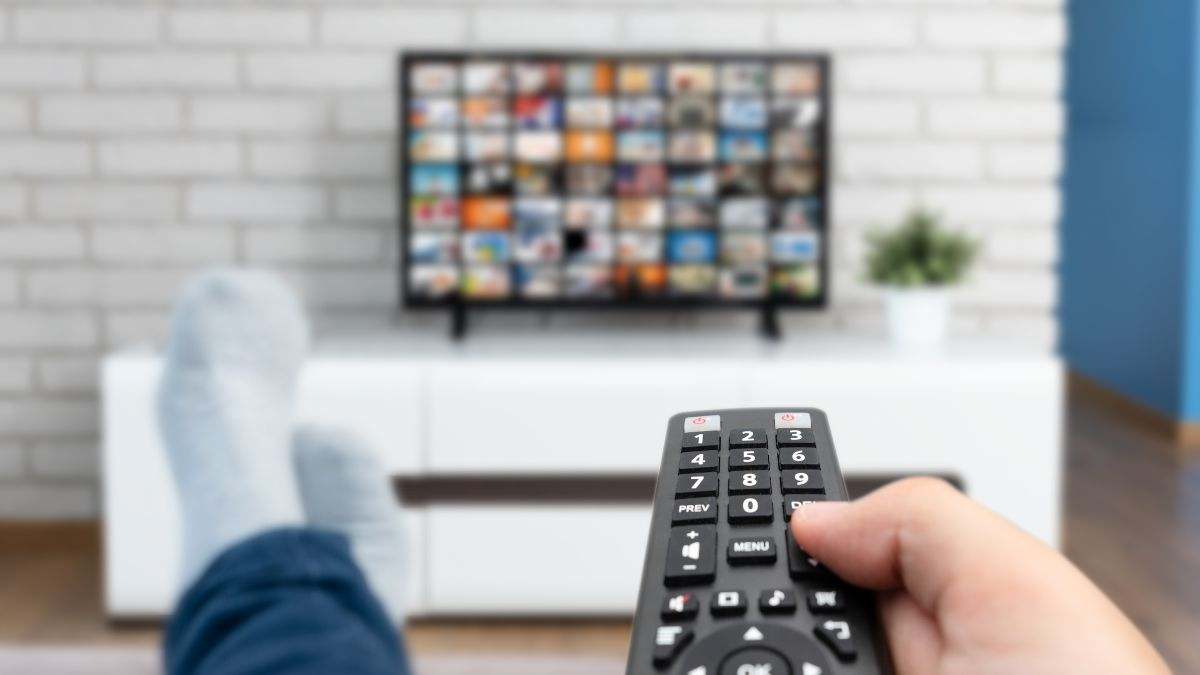 Qué son los canales FAST: así puedes ver miles de programas gratis con tu Smart TV