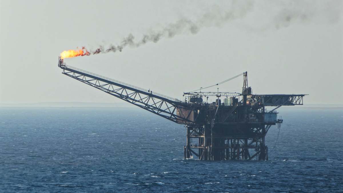 petróleo crudo plataforma materias primas