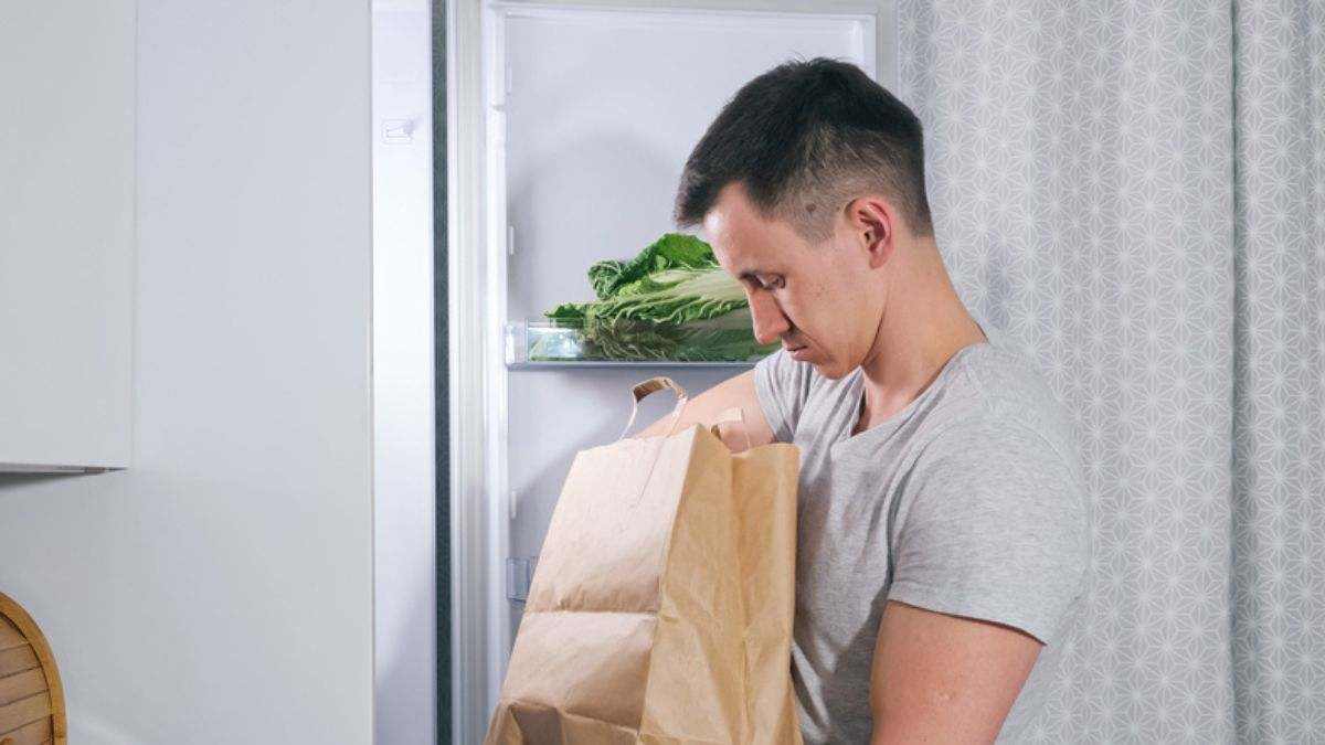 Los dos alimentos que ayudaron a un famoso chef a perder 62 kilos y que siempre guarda en la nevera