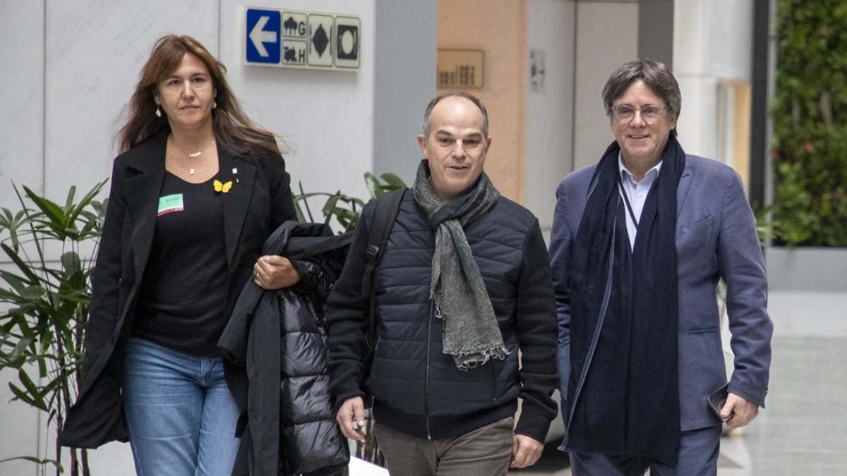 La presidenta de Junts, Laura Borràs; el secretario general de Junts per Catalunya, Jordi Turull; el expresidente de la Generalitat, Carles Puigdemont,