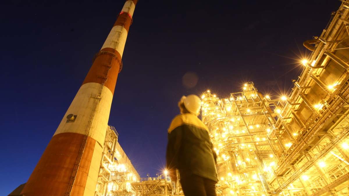 Ataque de Ucrania a una refinería rusa