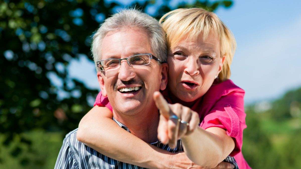 Las personas que lucen mucho más jóvenes que su edad real suelen realizar estos 7 hábitos diarios