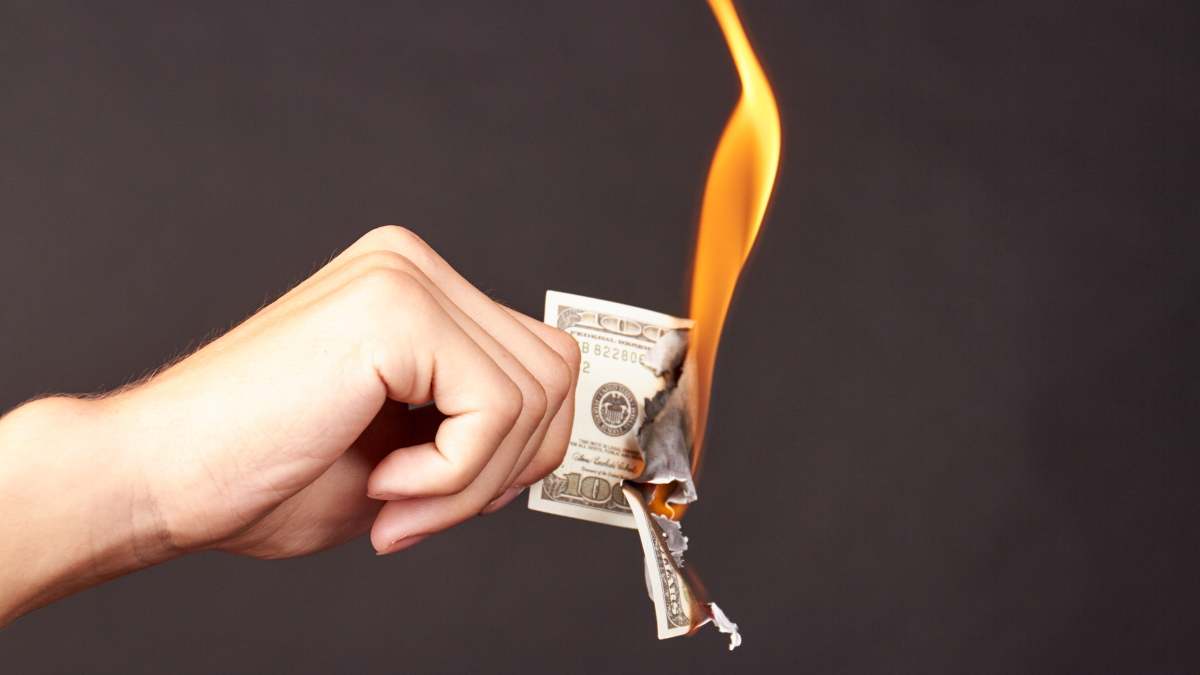Dólar ardiendo