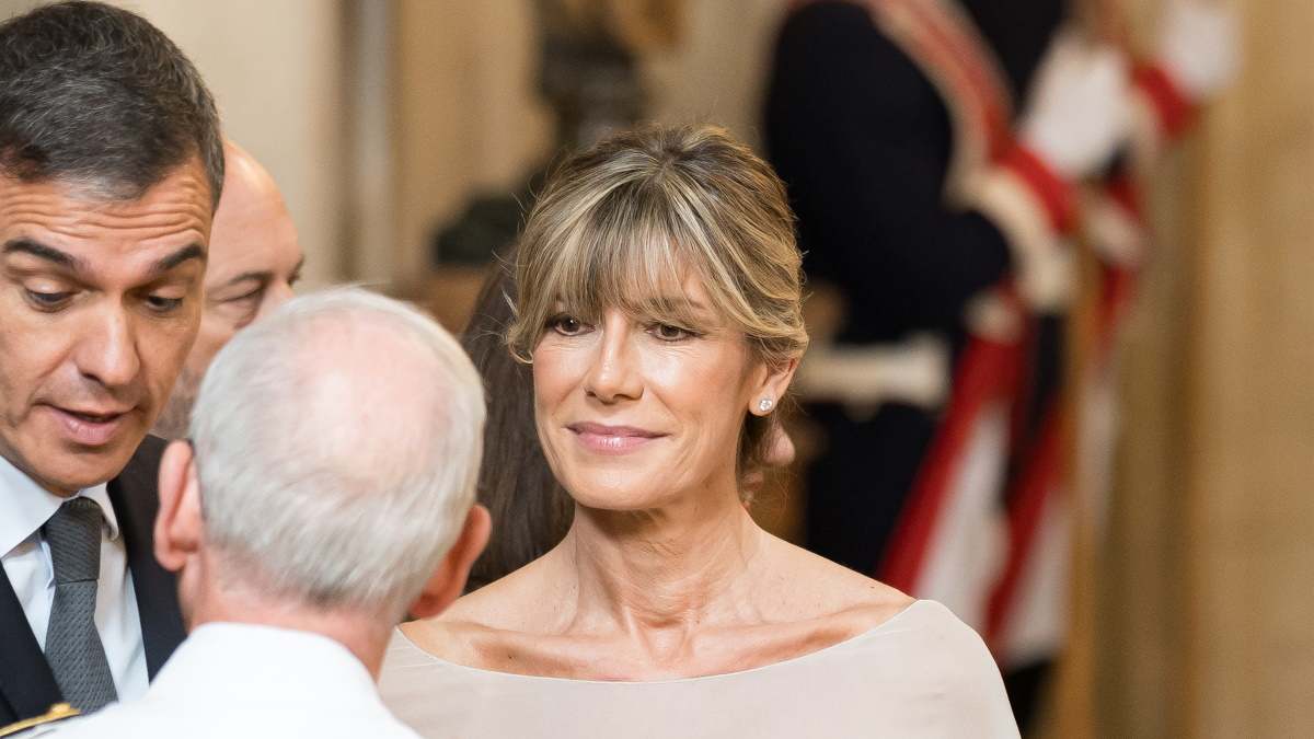 Begoña Gómez, junto a Pedro Sánchez en el acto del décimo aniversario de la proclamación de Felipe VI.