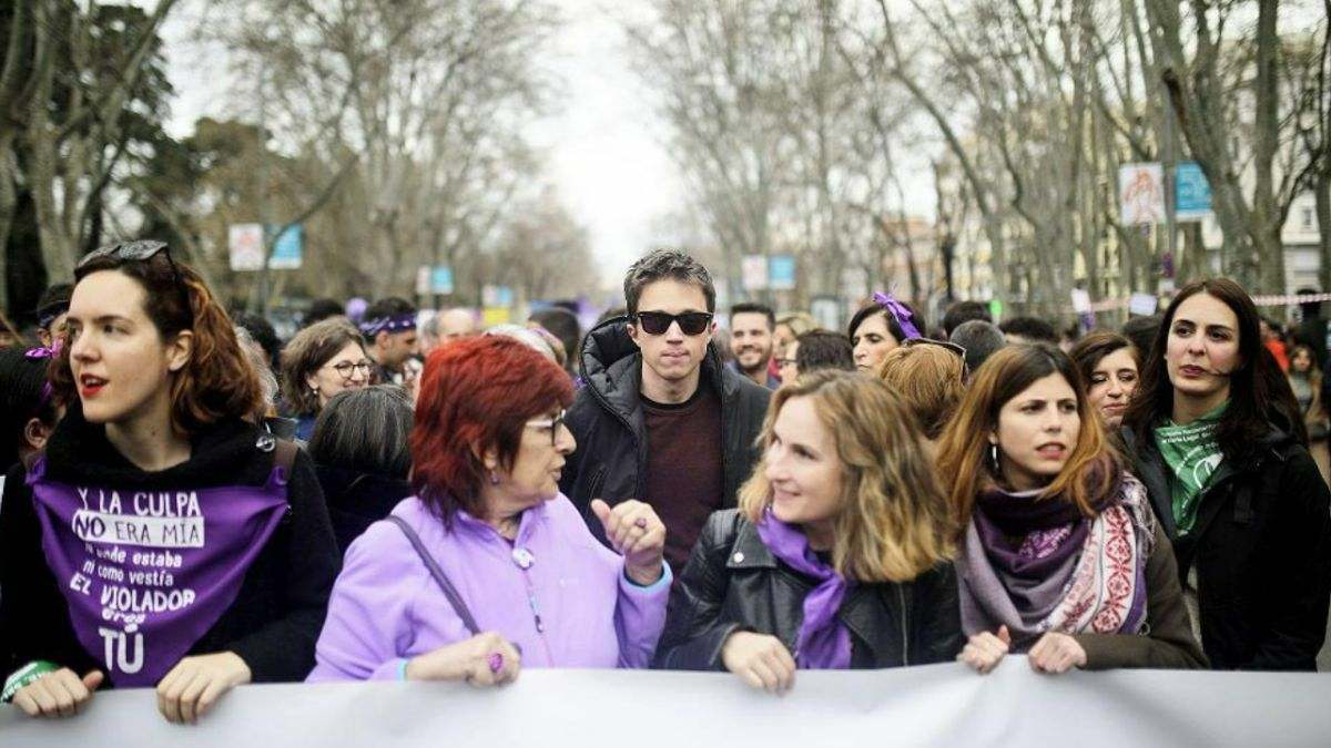 Así forjó su hipócrita discurso Iñigo Errejón: de hombre violeta en los 8M, enemigo de Rubiales a una carta "justificante" machista