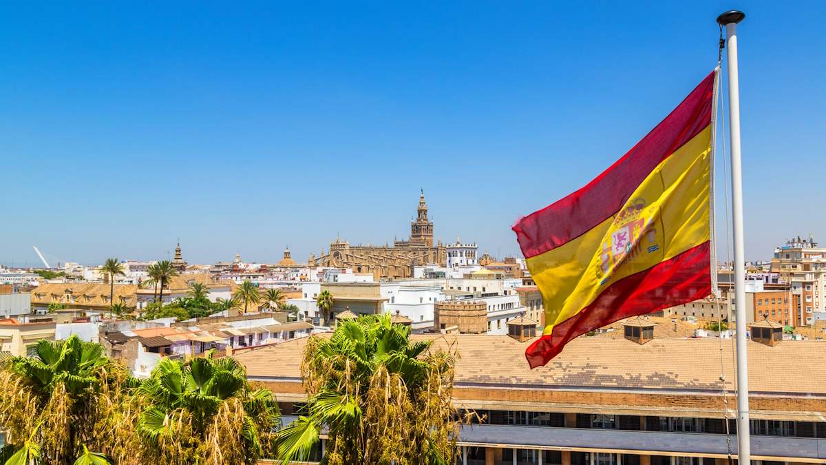 España economía PIB demografía empleo actividad