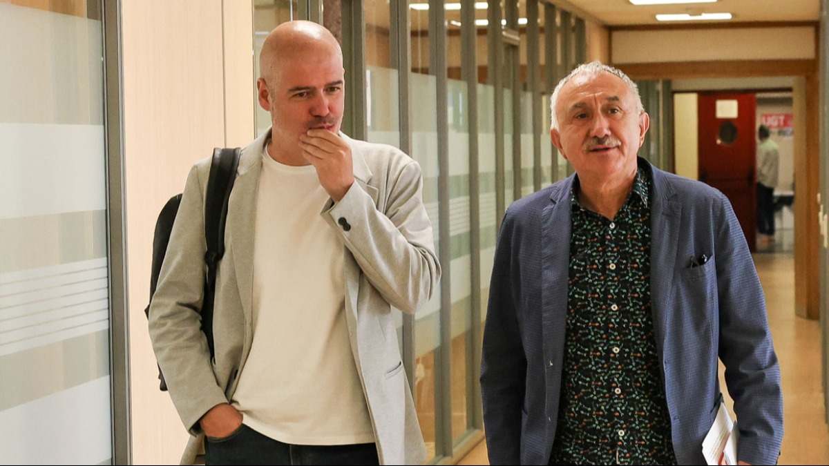 Los secretarios generales de CCOO y UGT, Unai Sordo y Pepe Álvarez. EP