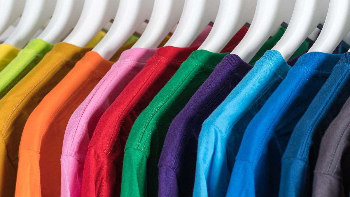 Los colores que usan las personas menos inteligentes, según la IA