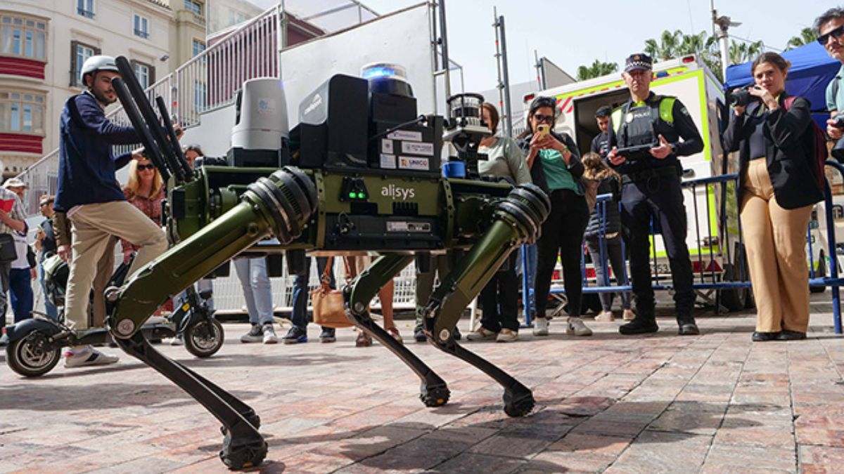 Perro robot policía de Málaga