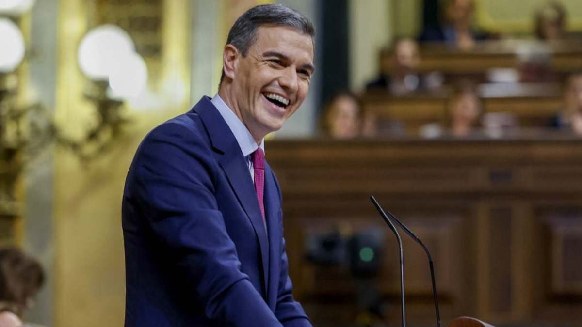 sanchez-sonrie-investidura-congreso-efe.jpg