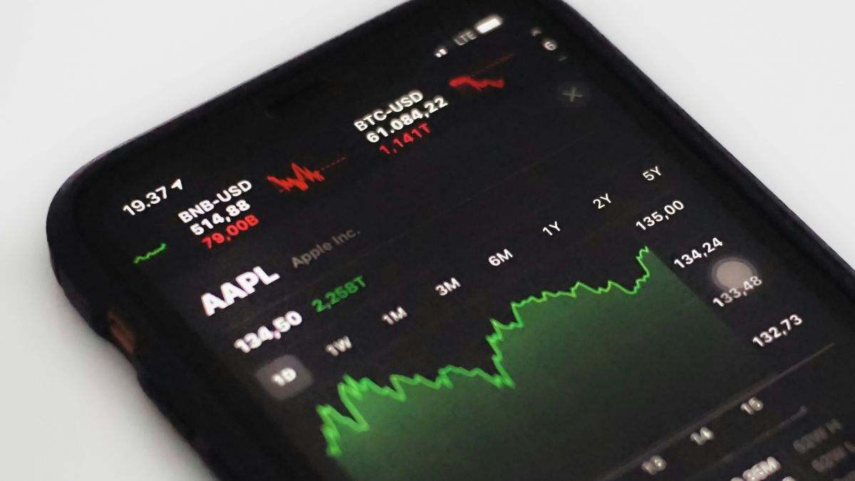 Así es la nueva estafa financiera "matanza de cerdos": cuidado si tienes un iPhone o Android porque te vacían la cuenta