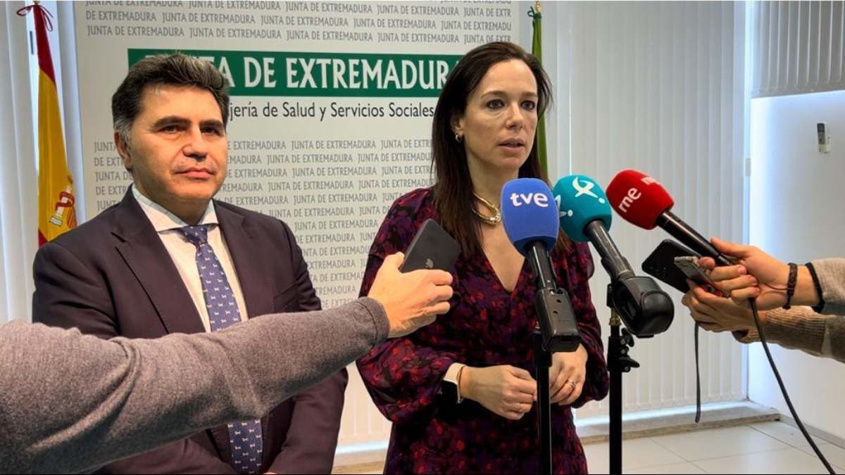 La consejera de Salud y Servicios Sociales de la Junta de Extremadura, Sara García Espada, en rueda de prensa