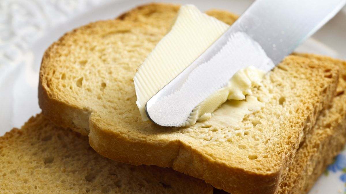 Tostadas con mantequilla o margarina: cuál es más saludable