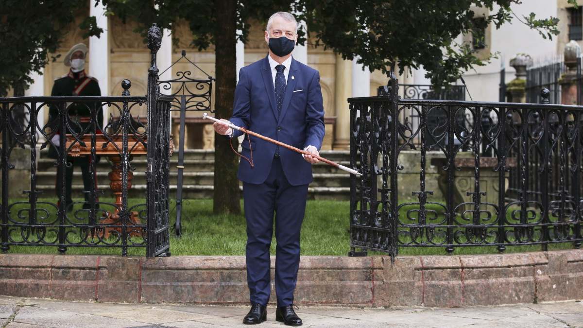 Iñigo Urkullu jurando el cargo de lehendakari en 2020.