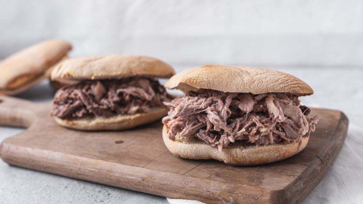 La pringá es una elaboración que se prepara con las carnes, embutidos y tocino del puchero
