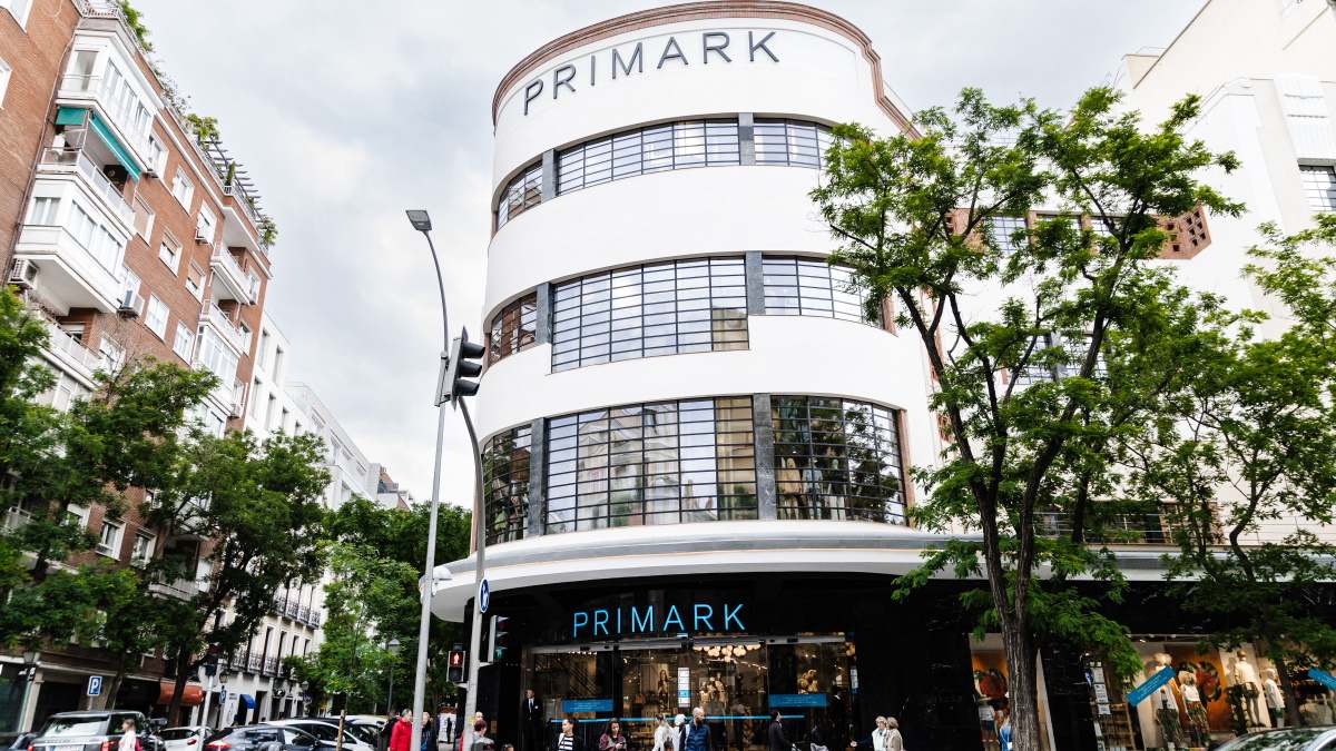 Fotografía de la fachada de la tienda de Primark en Conde de Peñalver.