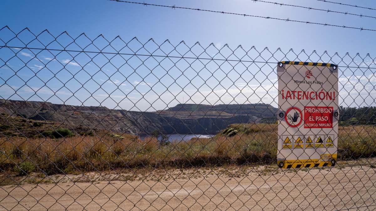Foto desde el exterior de la mina de Aznalcóllar.