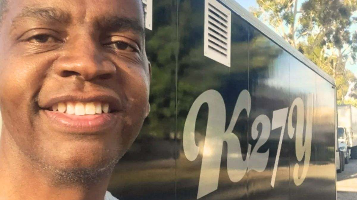 El exempleado de Burger King que fue premiado con dulces por trabajar 27 años sin faltar un solo día ahora compite con su viejo trabajo