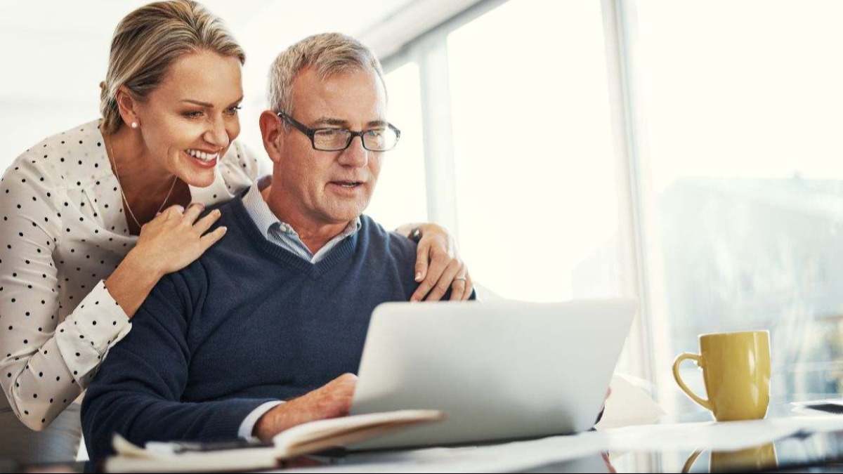 jubilados consultando su pension online
