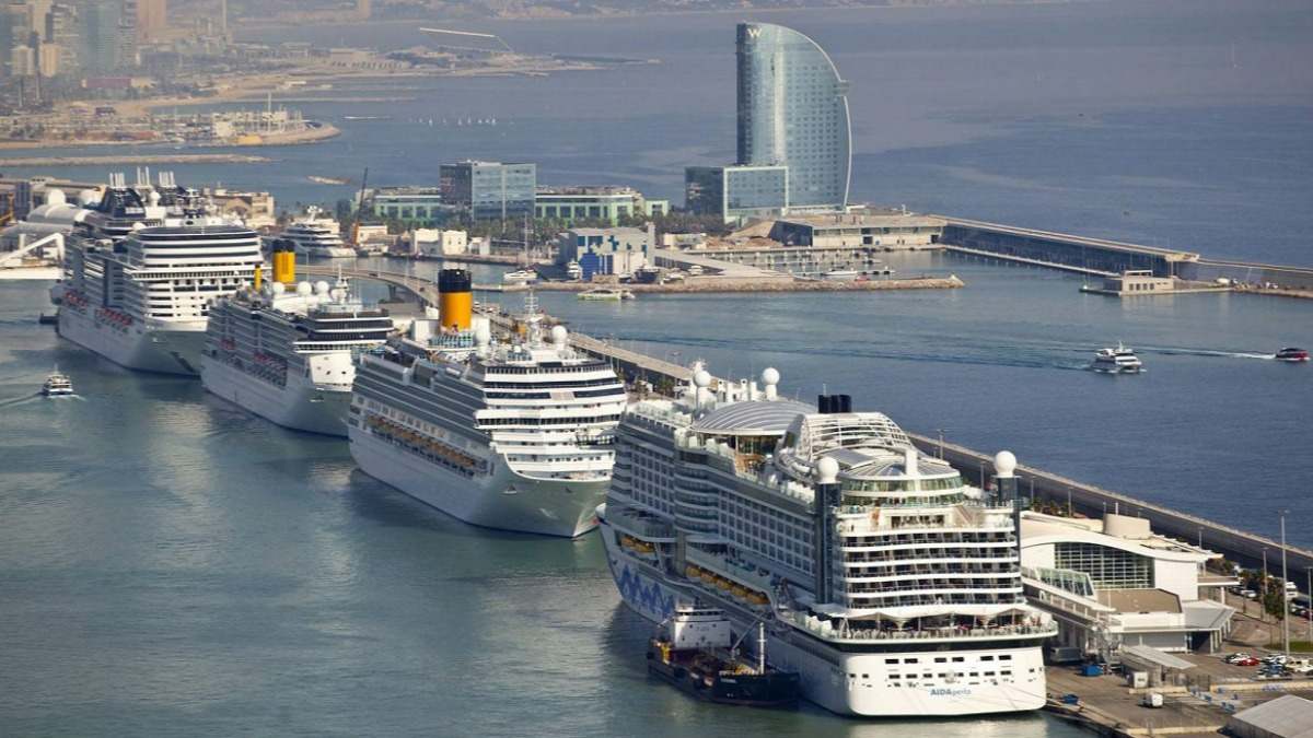 Cruceros en el Puerto de Barcelona.