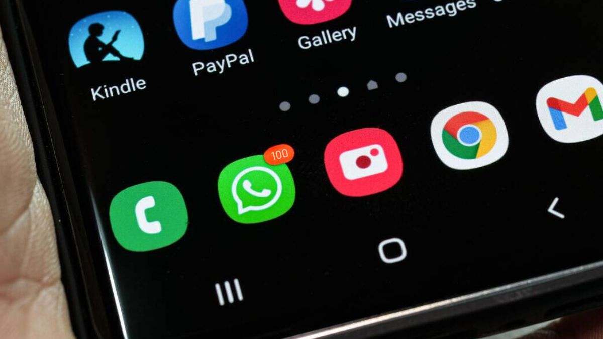 Qué significa tener WhatsApp lleno de mensajes sin responder, según la psicología