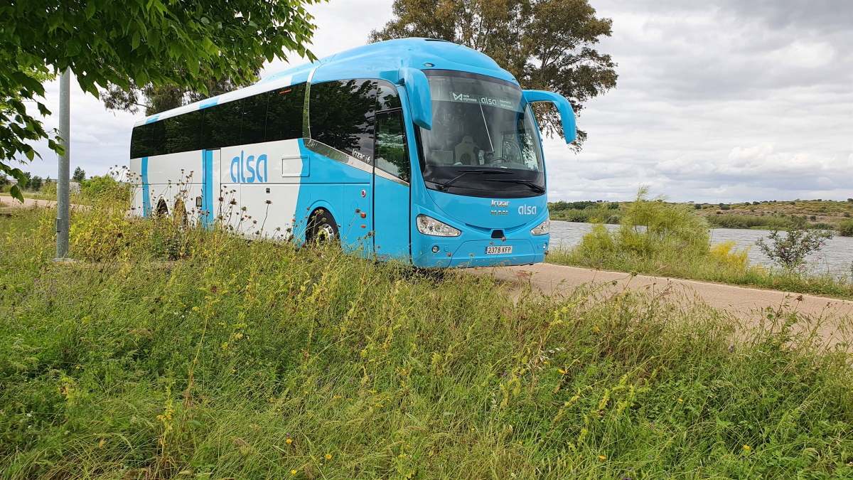 Una fotografía de recurso de un autobús de Alsa.