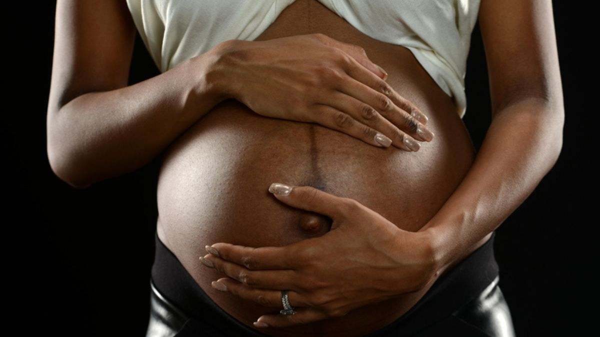 El racismo impulsa la mortalidad en la maternidad: un estudio revela que las embarazas negras tienen tres veces más probabilidades de morir en EEUU