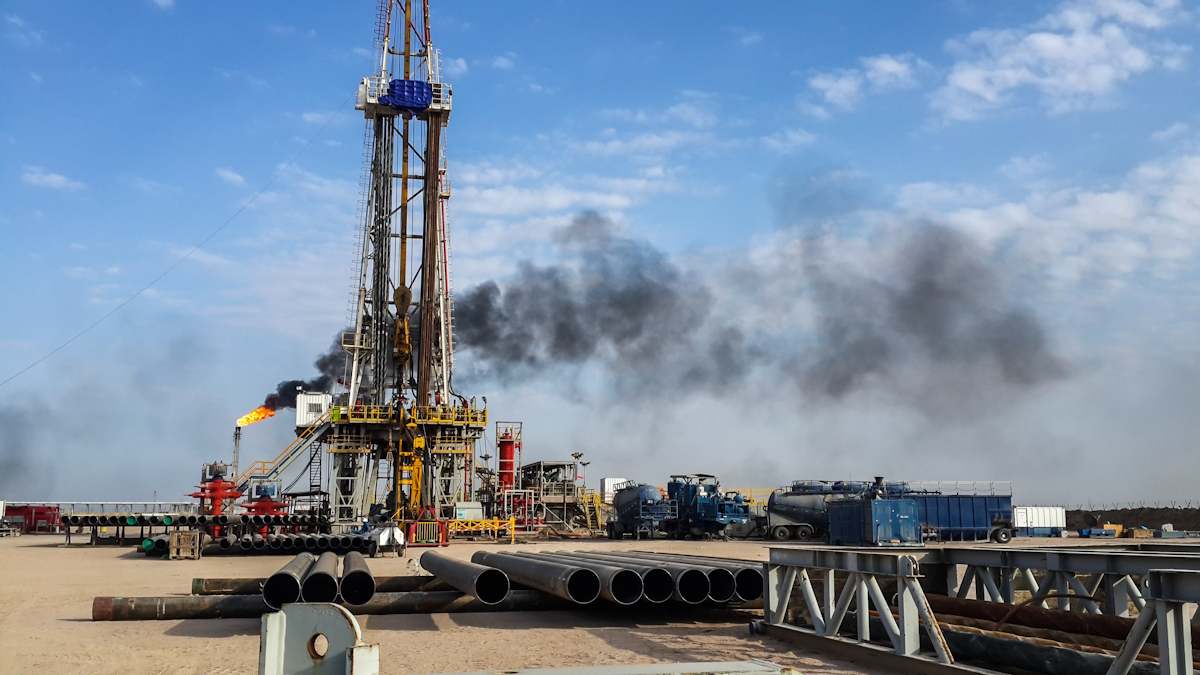 petróleo crudo materias primas Irak yacimiento