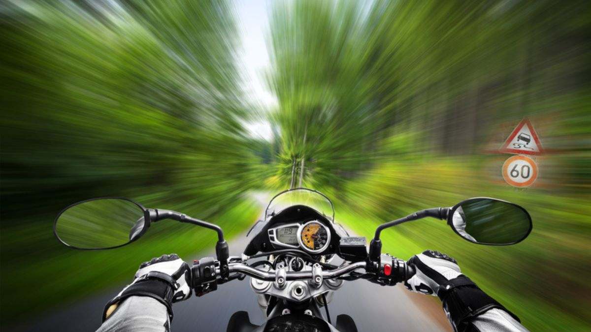 Acababa de sacar el carné de conducir y se lo quita la policía a los 10 km: el mal de acelerar a 177 km/h una moto recién comprada