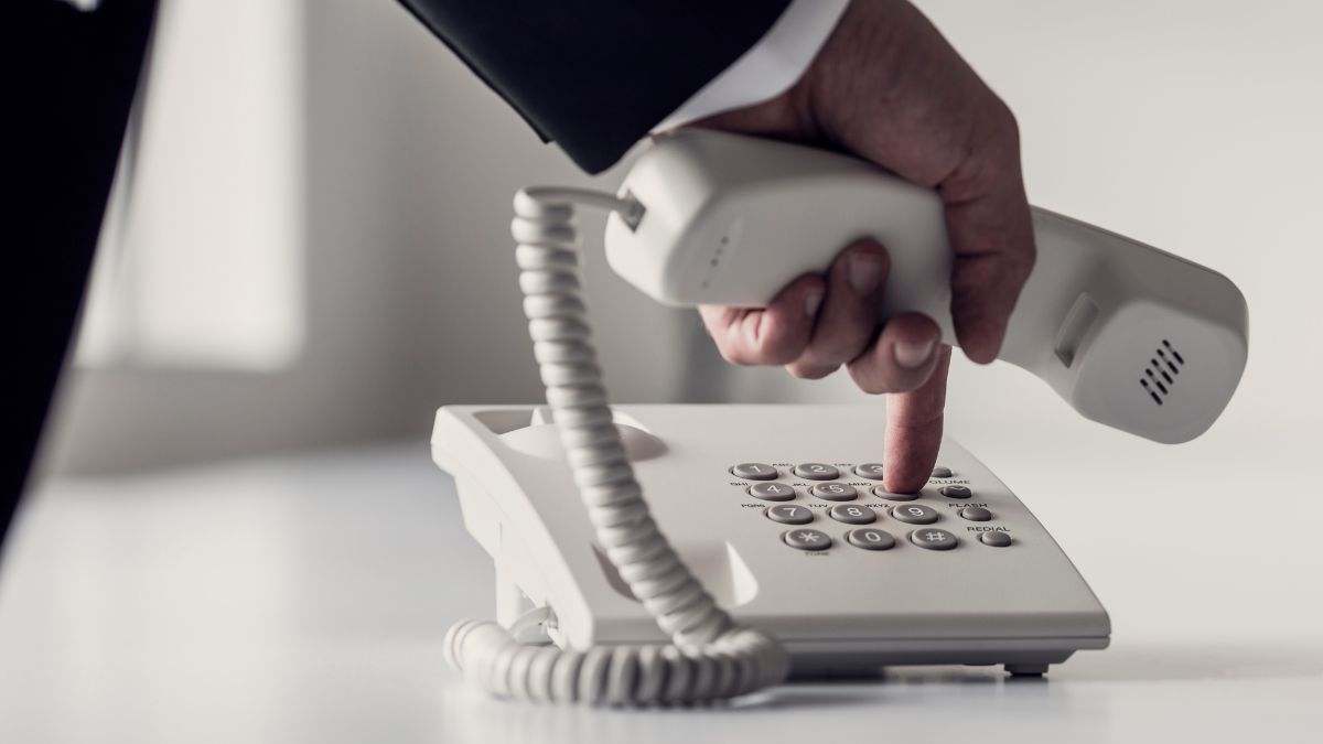 Nunca debes coger el teléfono a este número fijo