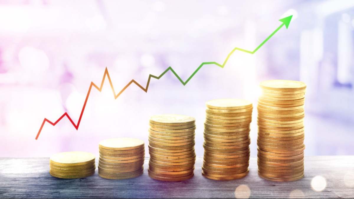 Montones de dinero en ascenso