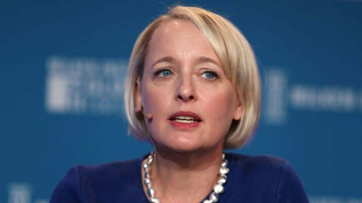 Julie Sweet, CEO de Accenture, diagnosticada de cáncer de mama: "Se detectó a tiempo y mi enfermedad es curable"
