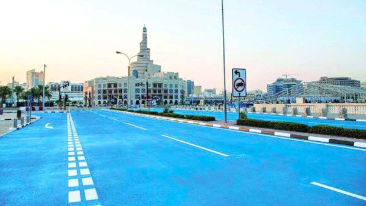 Calles azules, la nueva solución para mitigar el calor que aplican varias ciudades y que podría llegar a España