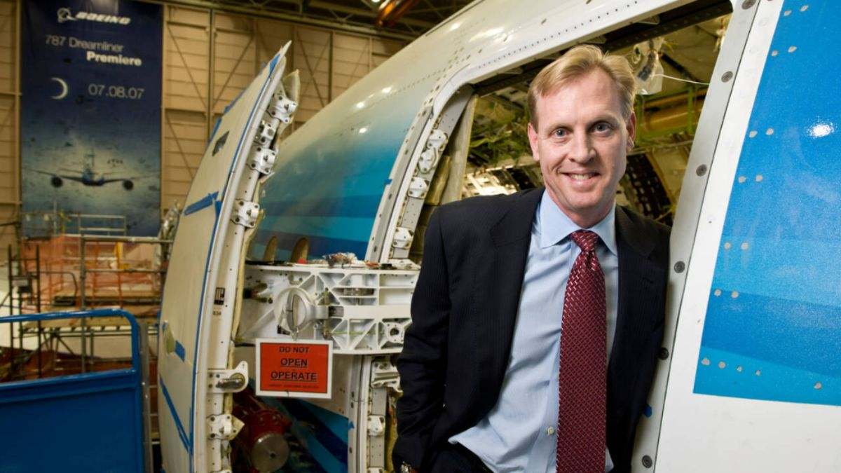 Por qué Boeing compra al proveedor de sus problemas: así es la estrategia de Patrick Shanahan, el posible nuevo CEO del fabricante de aviones