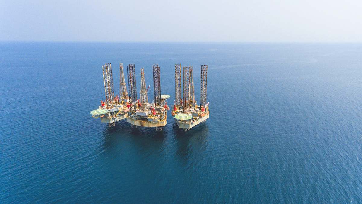 Plataforma petróleo economía crudo Guinea
