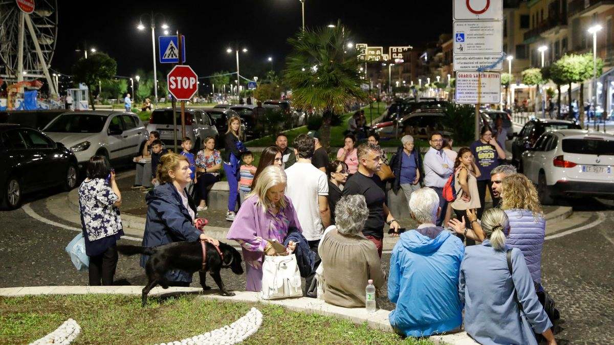 Pánico en Nápoles tras registrar el mayor terremoto de los últimos 40 años